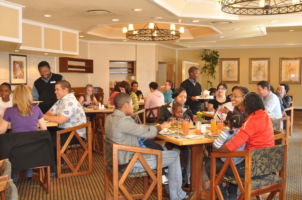 Groothoek Black Mountain Leisure And Conference Hotel מראה חיצוני תמונה