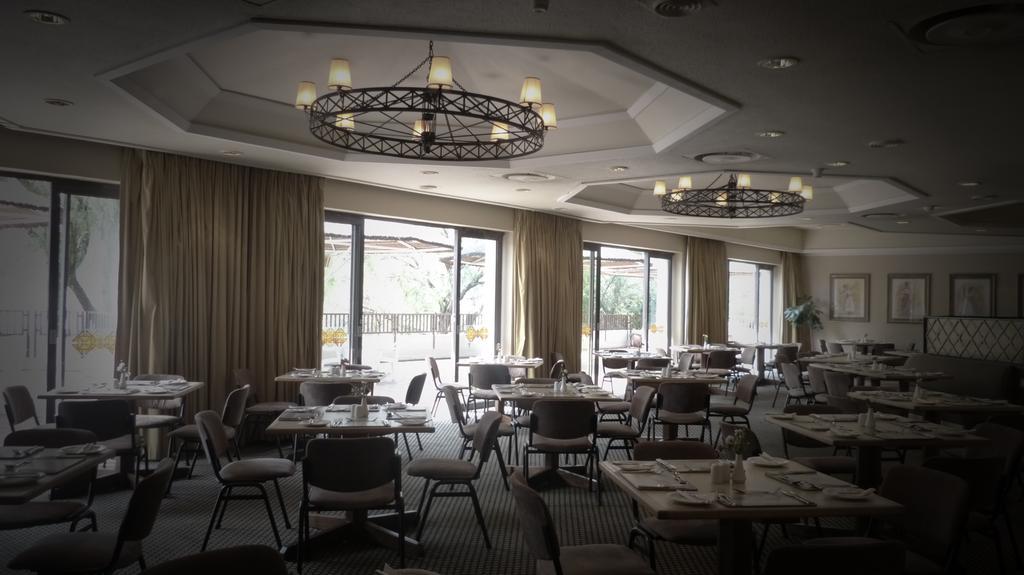 Groothoek Black Mountain Leisure And Conference Hotel מראה חיצוני תמונה