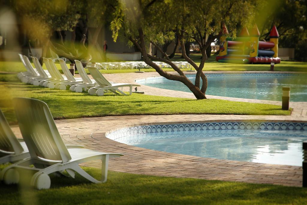 Groothoek Black Mountain Leisure And Conference Hotel מראה חיצוני תמונה