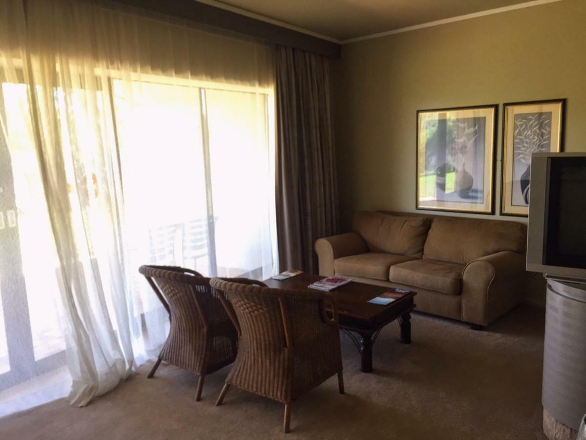 Groothoek Black Mountain Leisure And Conference Hotel מראה חיצוני תמונה