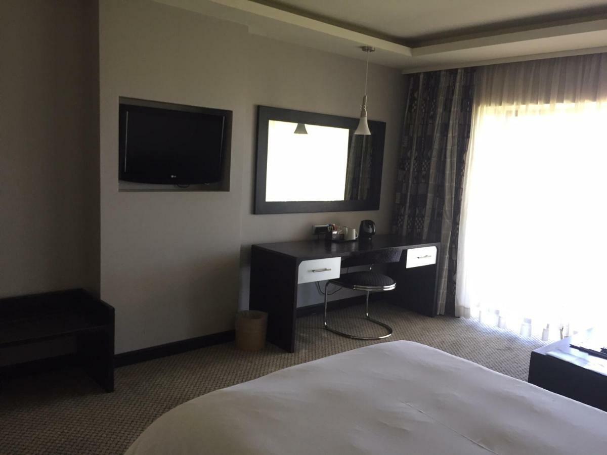 Groothoek Black Mountain Leisure And Conference Hotel מראה חיצוני תמונה