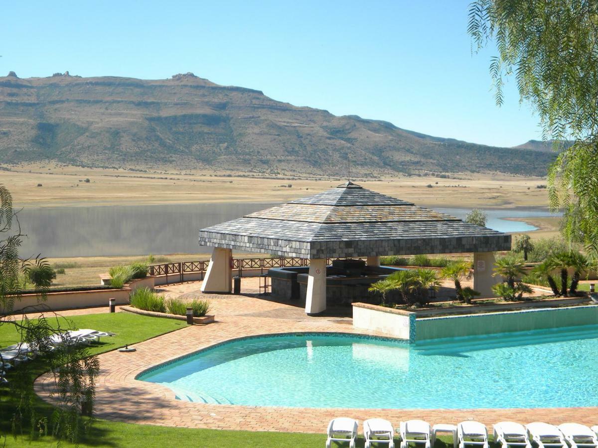 Groothoek Black Mountain Leisure And Conference Hotel מראה חיצוני תמונה