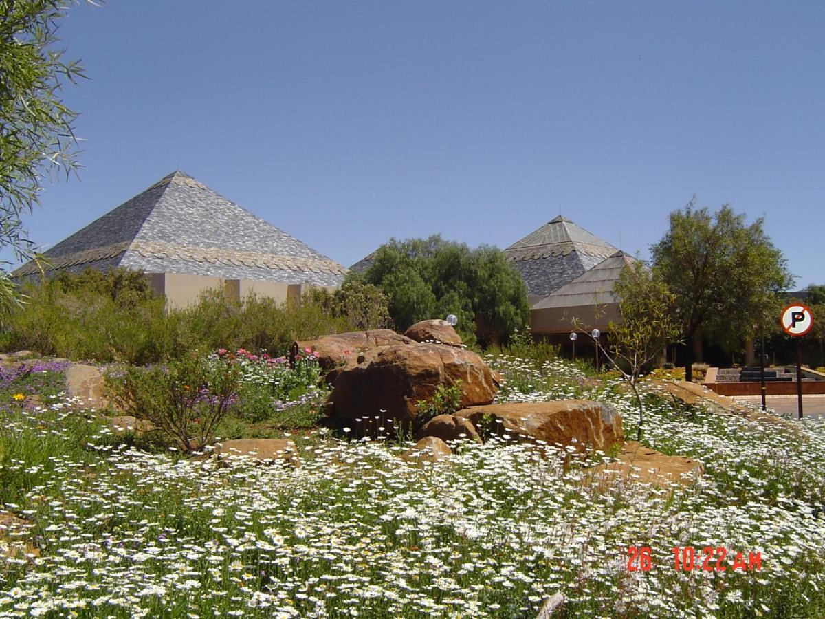 Groothoek Black Mountain Leisure And Conference Hotel מראה חיצוני תמונה